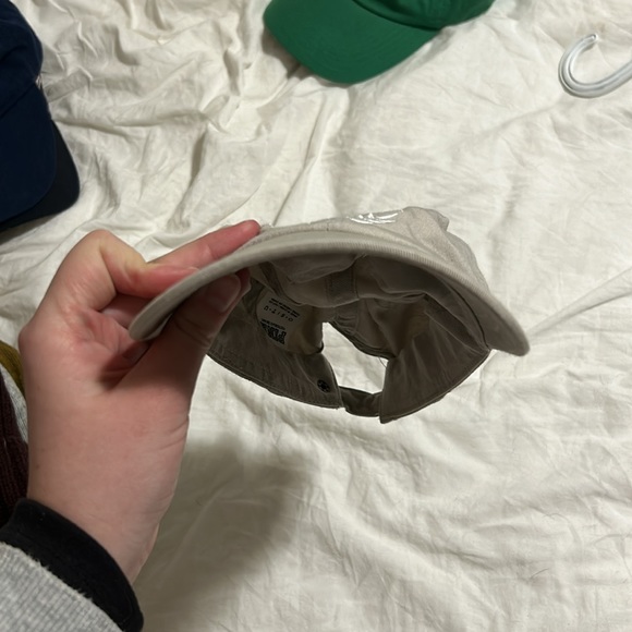 Pink baseball hat - Picture 4 of 4